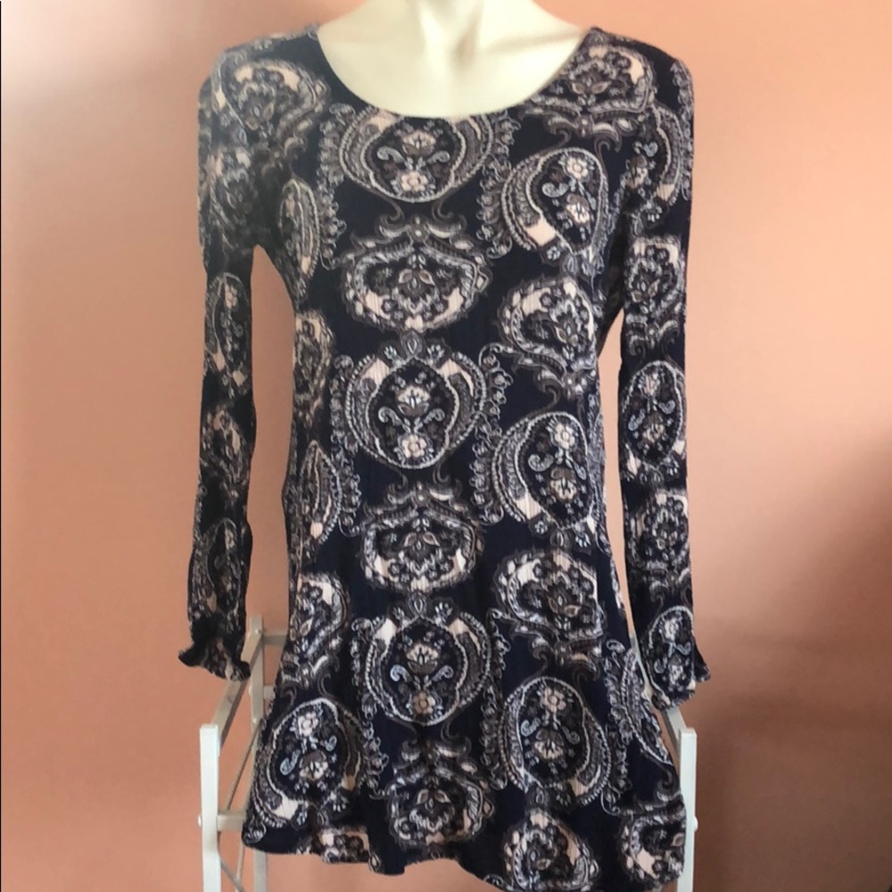 Patterned long sleeve dress
